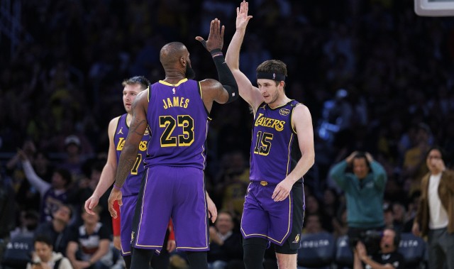 开云官网-里夫斯第二次以至少85%真实命中率砍下35+ 队史仅次于詹姆斯