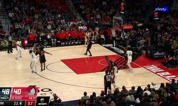 开云-这球真硬！乐福接球晃动 虽未晃开空间但强行出手仍然飙中