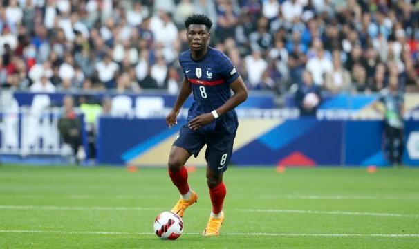 开云APP-皇马签下楚阿梅尼一波三折：姆巴佩爽约成转折点