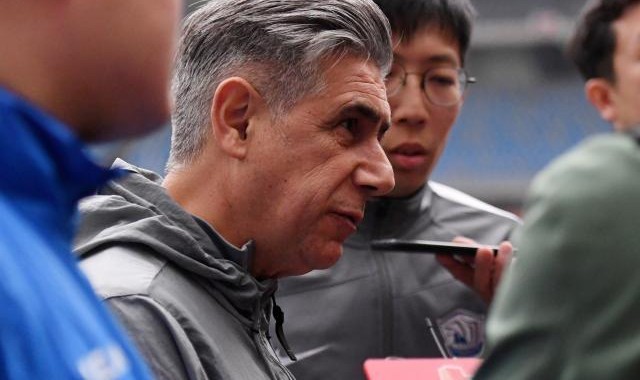 开云网页-沧州7轮4分古特比威信降至冰点：希望球迷更宽容些