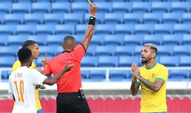 开云APP-第15分钟被罚下 单后腰成问题 巴西没赢因太托大？