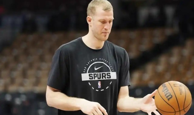 开云-一夜官宣3签1裁：马刺签约21篮板9助攻妖塔，25+10控卫签约步行者