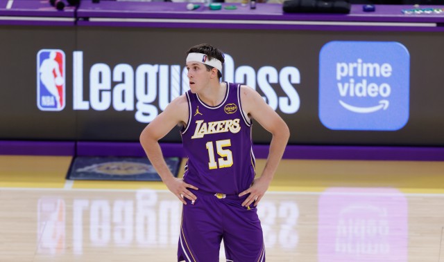 kaiyun-MVP响彻主场！里夫斯35分一己之力退强敌 场均26+5+5续约值多少？