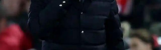 开云网页-朗尼克：首发换其他阵型也没用 利物浦领先曼联6年